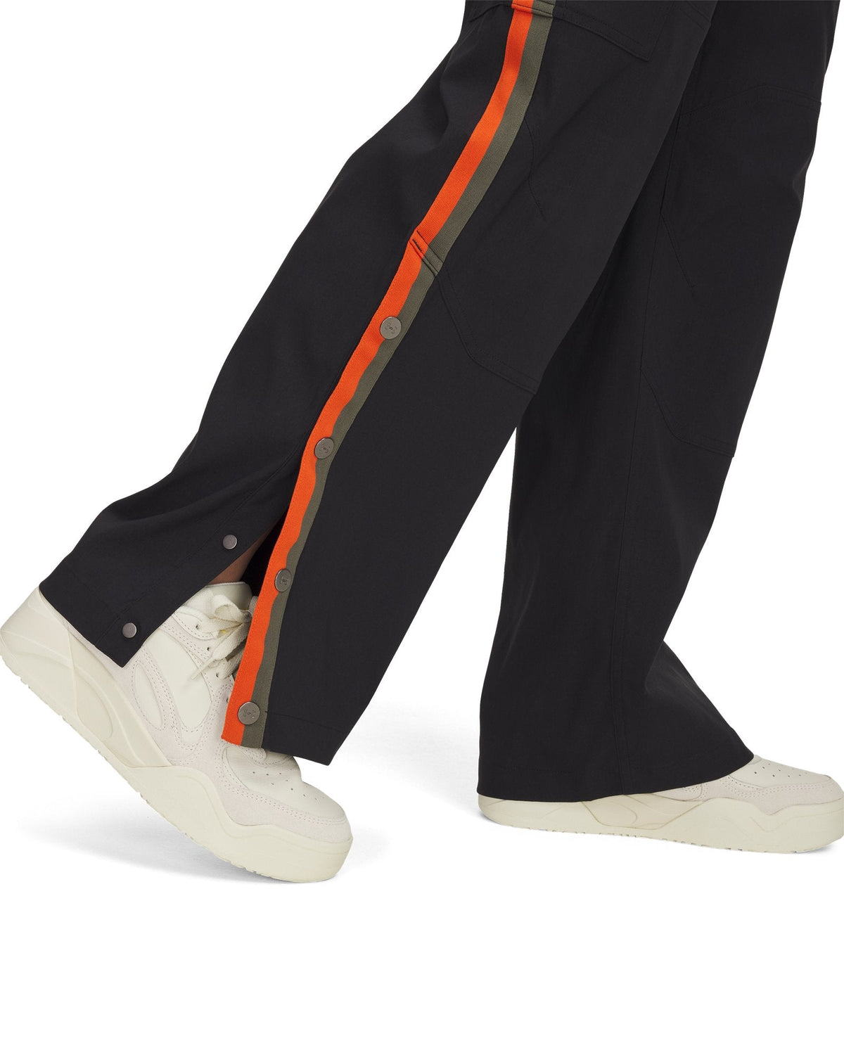 UA Courtside Women's Cargo Snap Pants - Black